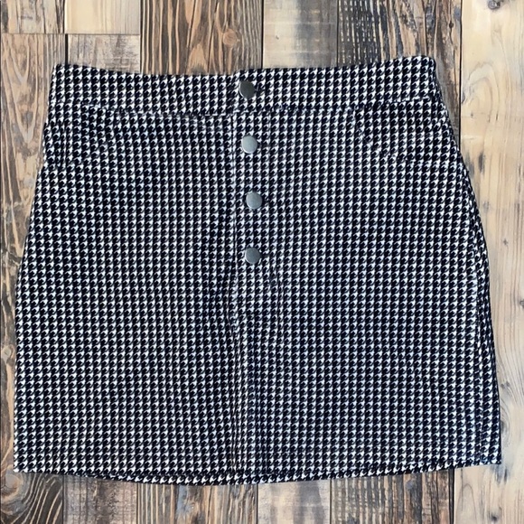 Forever 21 Houndstooth mini skirt size Large - Picture 1 of 4